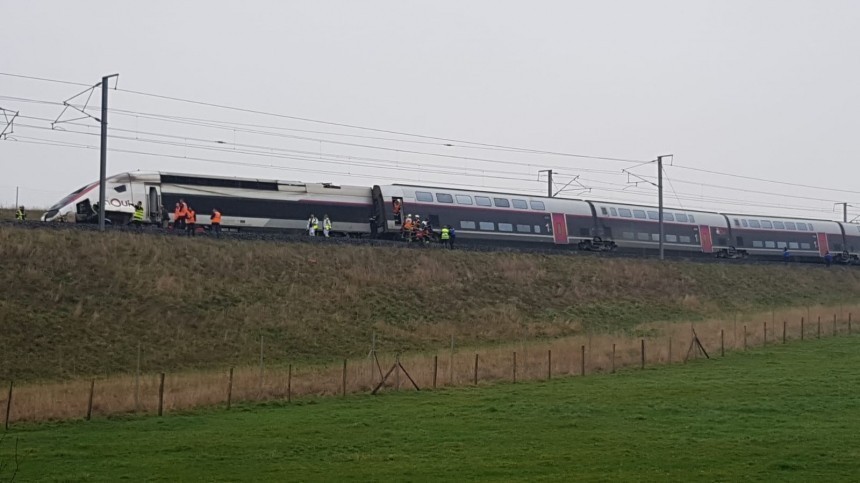 Не менее десяти человек пострадали при сходе с рельсов поезда Страсбург-Париж