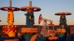 Эксперт рассказал, почему рухнули цены на нефть и будут ли они снижаться дальше