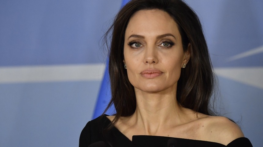 Смотреть больно: первые кадры после операции дочери Анджелины Джоли
