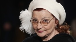 «Так держать!» — 66-летняя Елена Степаненко вышла в свет в рваных джинсах и косухе