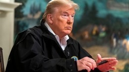 Режим ЧС и 50 млрд долларов: Трамп вступил в активную борьбу с коронавирусом