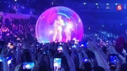 Лидер Rammstein выступил на московской сцене в пузыре