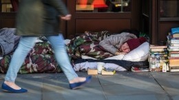 Бездомного в Москве ограбили на 750 тысяч рублей