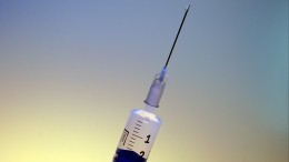 Российские ученые приступили к лабораторному тестированию вакцины от коронавируса