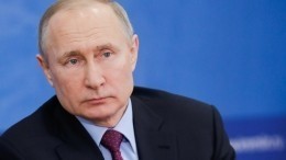 Путин отменил приезд в Петербург для подготовки к обращению