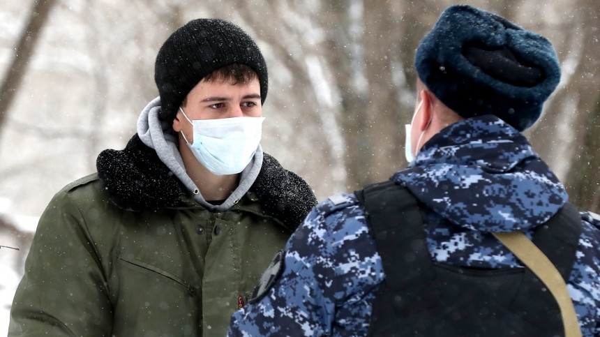 Росгвардия увеличила число нарядов в Москве для ловли нарушителей самоизоляции