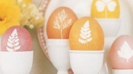 Оригинальные и простые способы декорирования пасхальных яиц — видео
