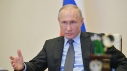 Путин поручил правительству упростить порядок исследований препаратов от COVID-19