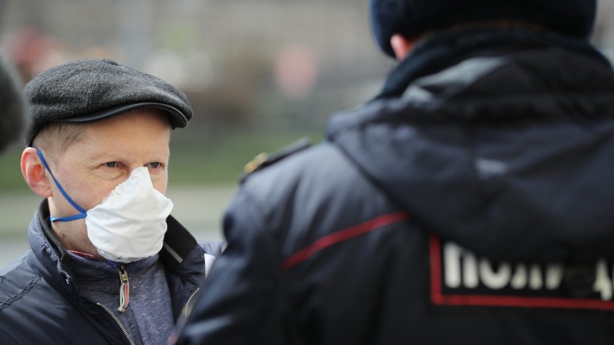 Зараженный коронавирусом житель Екатеринбурга ранил ножом полицейского
