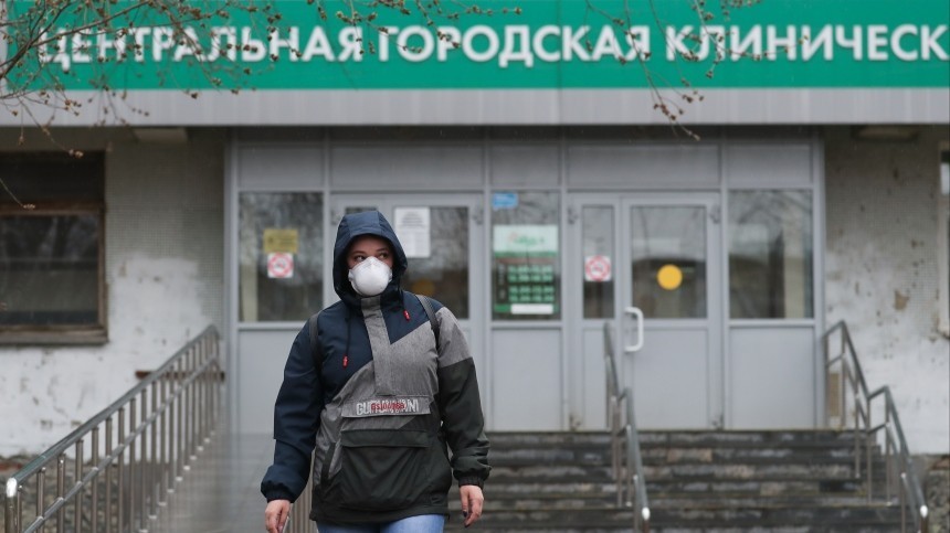 «Будто песок в груди»: Россияне с коронавирусом рассказали о первых симптомах