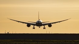Видео: Boeing 787 врезался в Airbus A380 во время урагана в Дохе