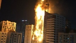 Этажи горящего в ОАЭ небоскреба проверили с помощью дронов