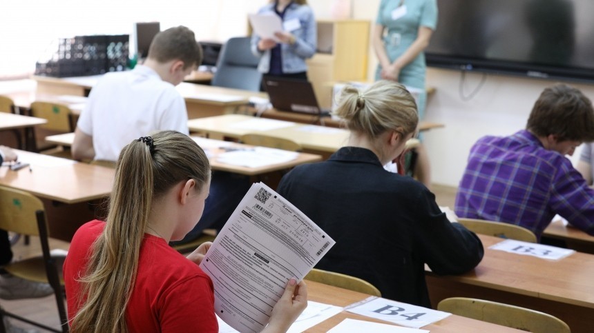 Без общих перемен и уроки в разное время — как изменится школа в России