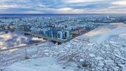 Вышедшая из берегов река Лена затопила якутские поселки