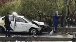 Видео с места жуткого ДТП в Петербурге, где такси насмерть сбило женщину