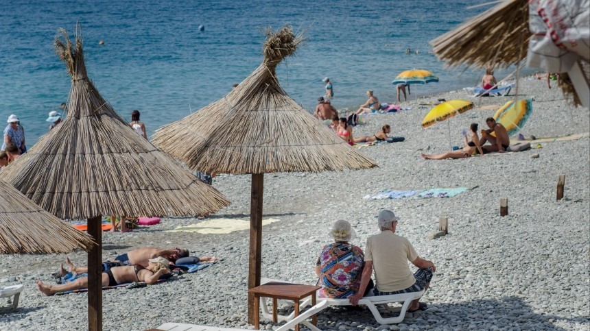 Власти Сочи заявили о возможном открытии пляжей и санаториев с 1 июня