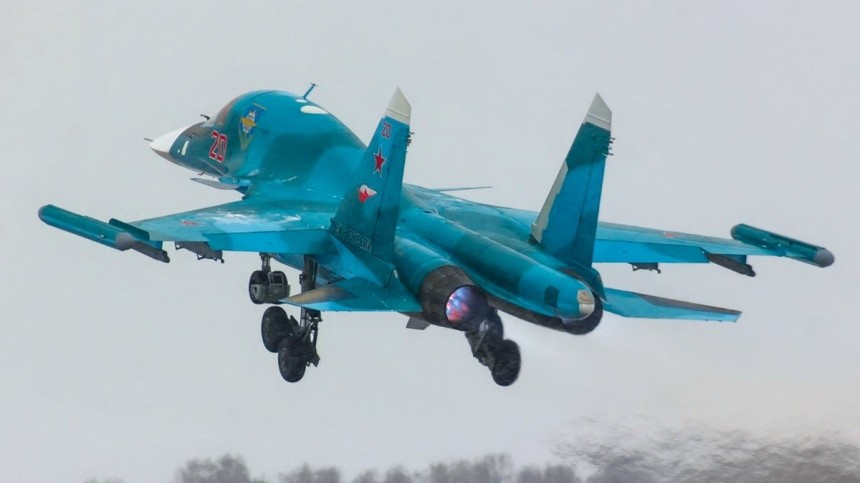 Китайские эксперты сочли российский бомбардировщик Су-34 лучшим в мире