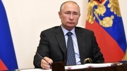 Путин бросил ручку на стол во время совещания по паводкам и пожарам