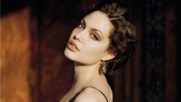 Это губы Анджелины Джоли или нет? Тест для поклонников актрисы