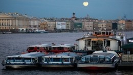 В Петербурге сотрудники транспортной полиции ловили любителей гонок на воде