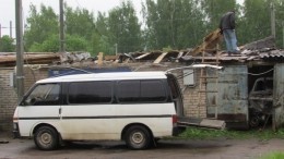 Смерч повредил десятки строений в Псковской области