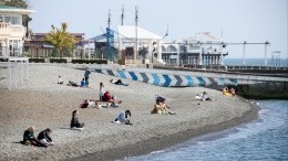 В Сочи открылись городские пляжи — видео