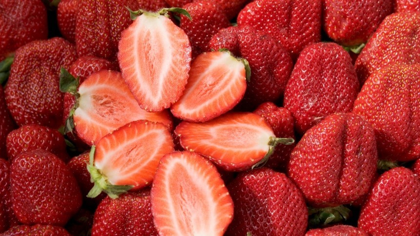 Опасная ягодка: какая клубника может нанести вред здоровью?