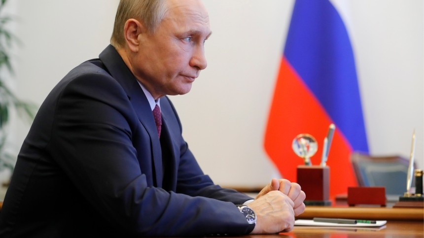Путин показал «тайную комнату» в своем кабинете в Кремле