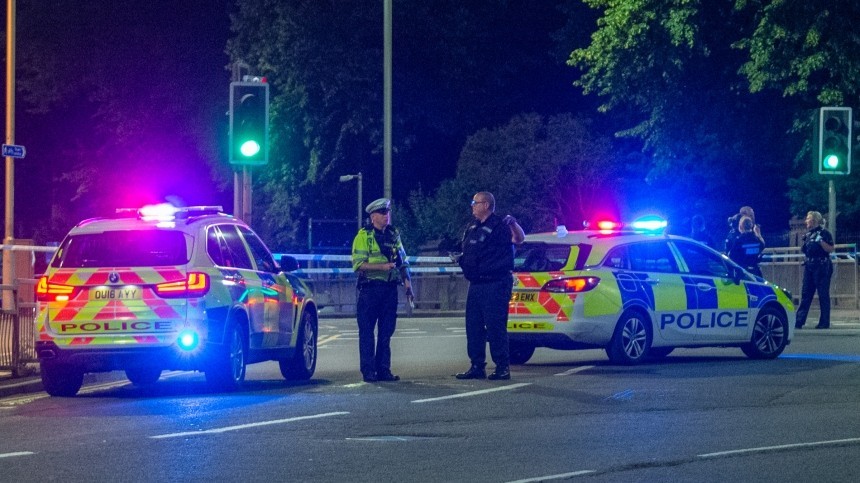 Полиция Лондона на месте преступления возле парка «Сады Форбери»