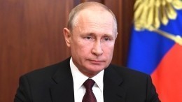 Песков объяснил отставание часов Путина во время обращения к россиянам