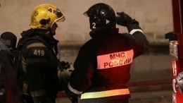 Видео: Два человека, в том числе ребенок, погибли при пожаре в Москве