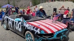 Утилизация старых авто по-американски — захватывающее видео