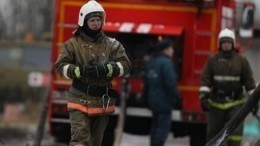 Административное здание и ангар полыхают в Казани — огненное видео
