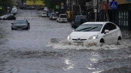 Без света и под водой: видео последствий мощного урагана в Калужской и Тульской областях