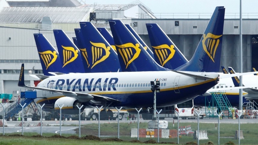 Самолет Ryanair сопровождали истребители F-16 перед посадкой в аэропорту Осло
