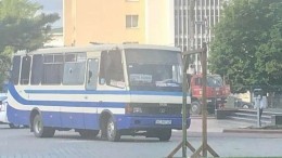 Нелепые требования и постоянная стрельба: хроника захвата автобуса в украинском Луцке