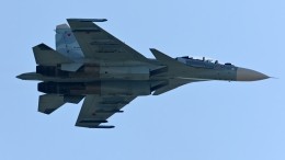 Видео перехвата российским Су-27 американского самолета над Черным морем