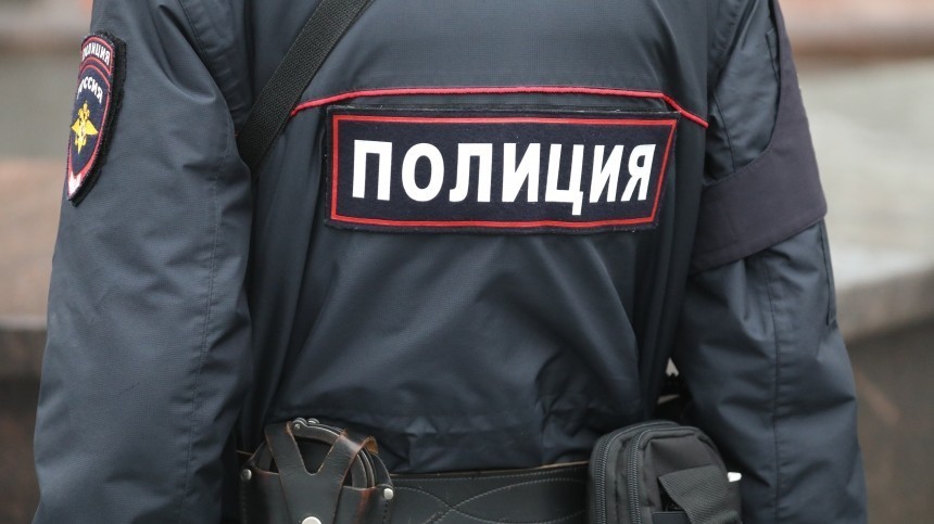 Полиция проверяет сообщение о гранате на двери квартиры в доме под Петербургом