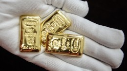 Стоит ли скупать золото на пике цены? — советы экономиста