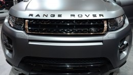 Курьезное ДТП с двумя Range Rover в Петербурге попало на видео