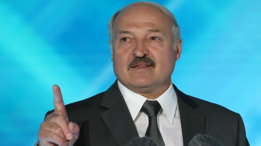 «На ногах»: Лукашенко заявил, что переболел коронавирусом