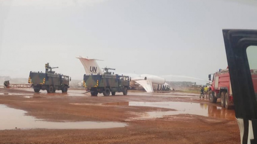 Стали известны подробности жесткой посадки самолета ООН в Мали