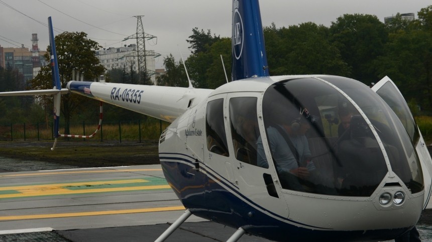 Вертолет Robinson совершил жесткую посадку на одну из гор Алтая