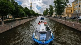 Правоохранители ищут участников водной прогулки в Петербурге, где с теплохода выпал ребенок