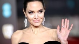 На смену Брэду Питту: Анджелину Джоли заподозрили в новом романе