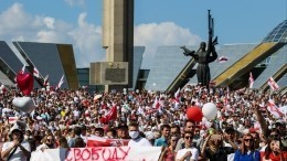 Сто тысяч человек собралось в центре Минска на митинг оппозиции