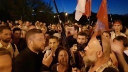 Сотни протестующих собрались у СИЗО в Минске — видео