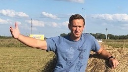 Навальному стало плохо на борту самолета, лайнер совершил экстренную посадку в Омске