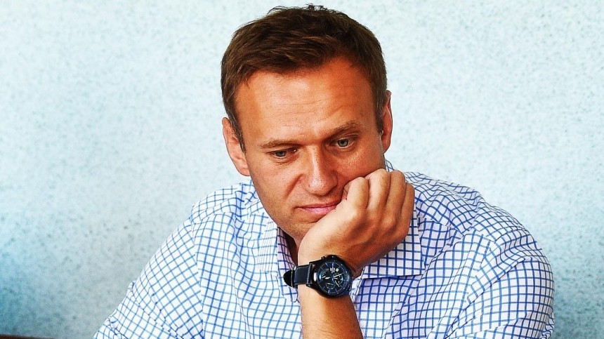 Навального вывезли из больницы Омска для транспортировки в Германию