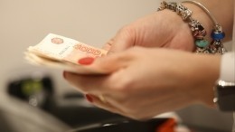 Запрыгнуть в последний вагон: кому положены выплаты до 1 октября?